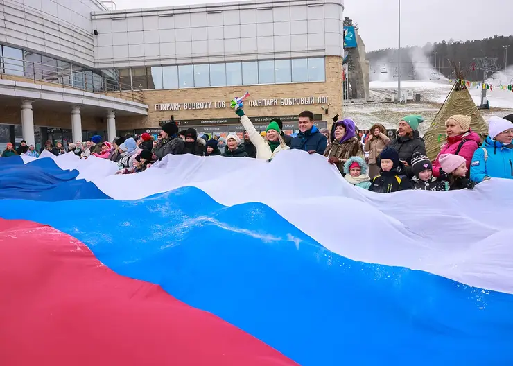 В Красноярске в преддверии Дня народного единства ученики школы № 45 провели историческую реконструкцию