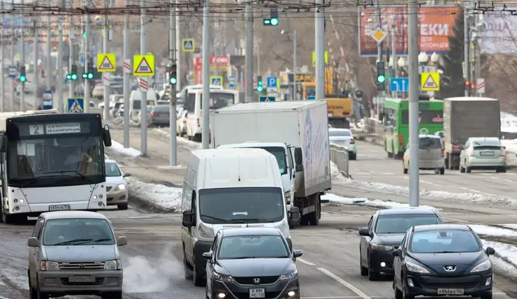 В Красноярске пассажир-безбилетник напал на кондуктора автобуса с перцовым баллончиком