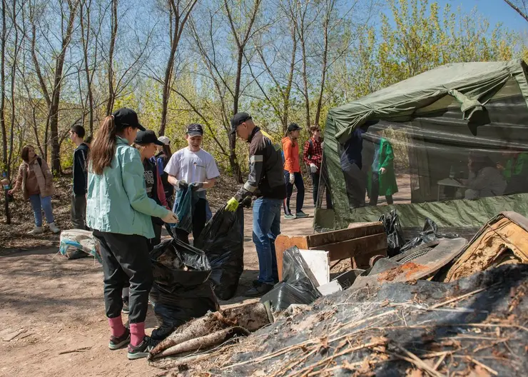 В Красноярске 100 кубометров мусора собрали с территории Центрального района