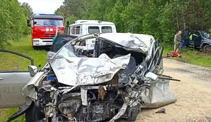 В ДТП на юге Красноярского края пострадали четыре человека