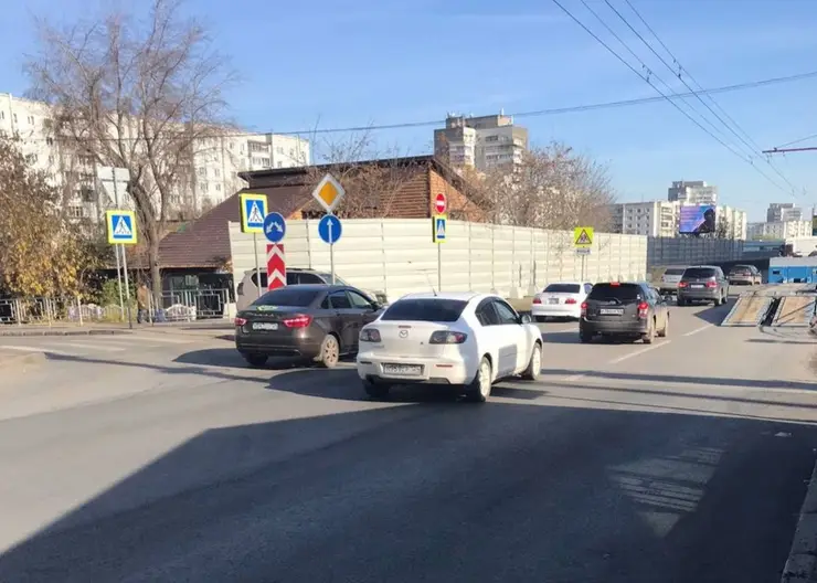 В Красноярске привели в порядок участок дороги на улице Красной Армии