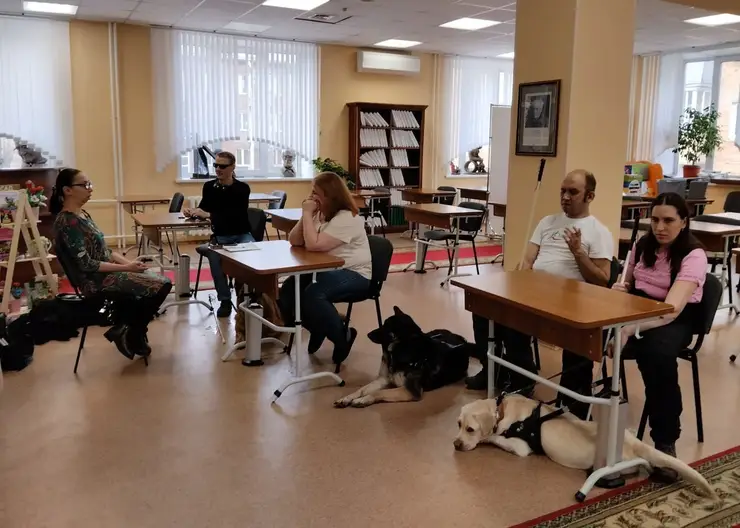 Незрячие жители Красноярского края смогут получать 83 тысячи рублей на содержание собак-проводников