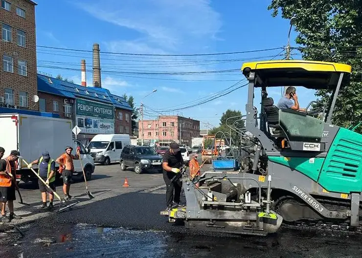 В Красноярске на улицах Щорса и Воронова завершается ремонт дорог