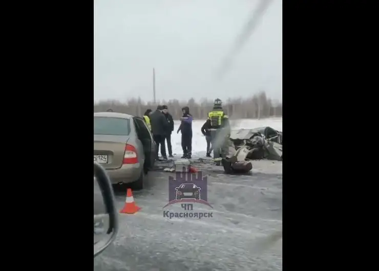 На трассе под Уяром в Красноярском крае погиб один человек и пострадали пятеро
