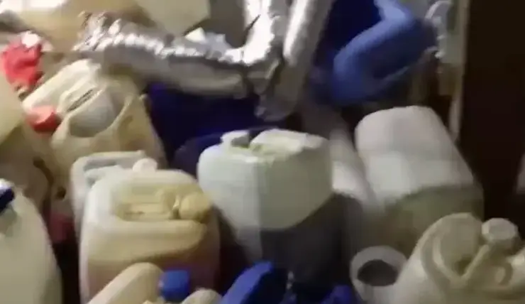 В Красноярском крае обнаружили подпольную лабораторию с тремя тоннами наркосодержащей жидкости