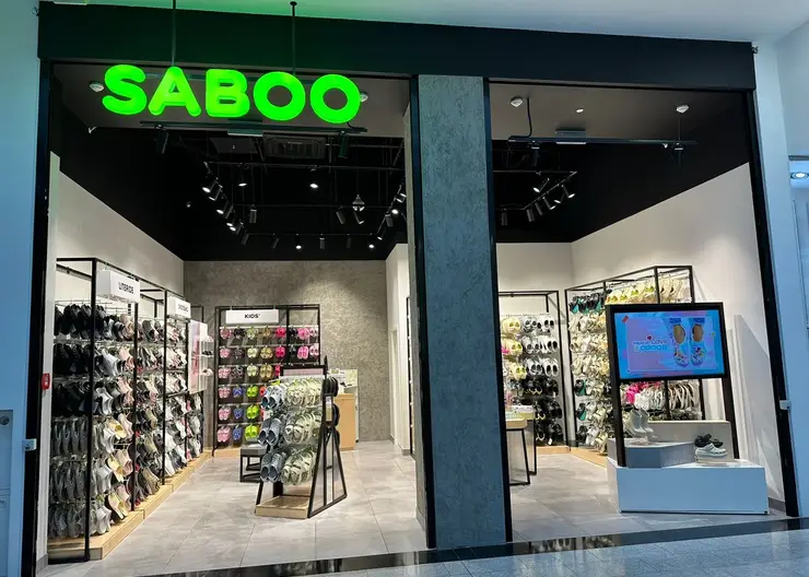 В ТРЦ «Планета» в Красноярске открылся магазин SABOO с обувью бренда Crocs