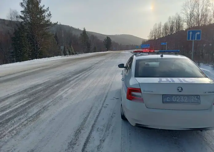 В Красноярском крае в ДТП на трассе пострадали 3 человека