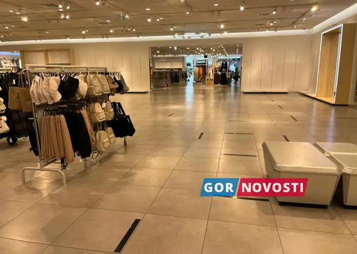 Красноярцы продолжают опустошать полки магазина H&M