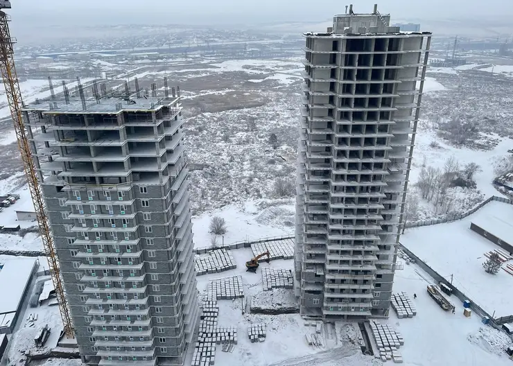 В Красноярске на ул. Караульная возобновлено строительство заброшенного жилого комплекса