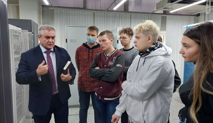 Студенты СФУ побывали на экскурсии в красноярском «Ростелекоме»
