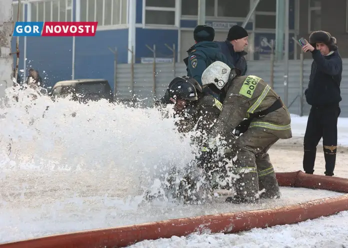 В Красноярске локализован крупный пожар на ул. Свердловской