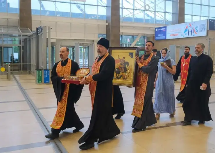 В Красноярск доставили мощи святого Георгия Победоносца