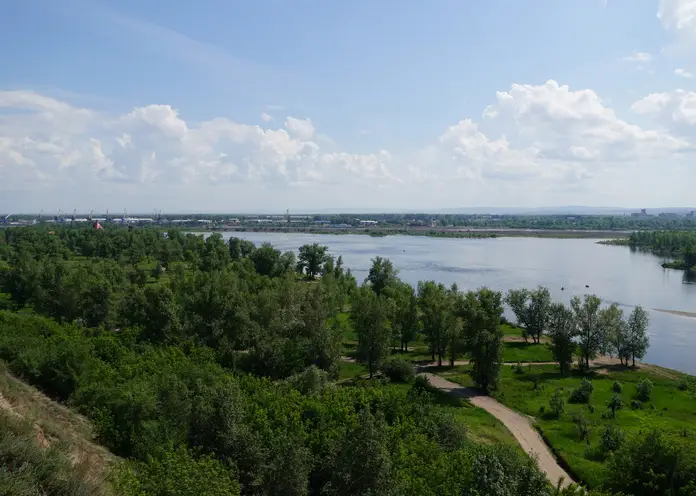 В Красноярске присвоили имена набережной и скверу