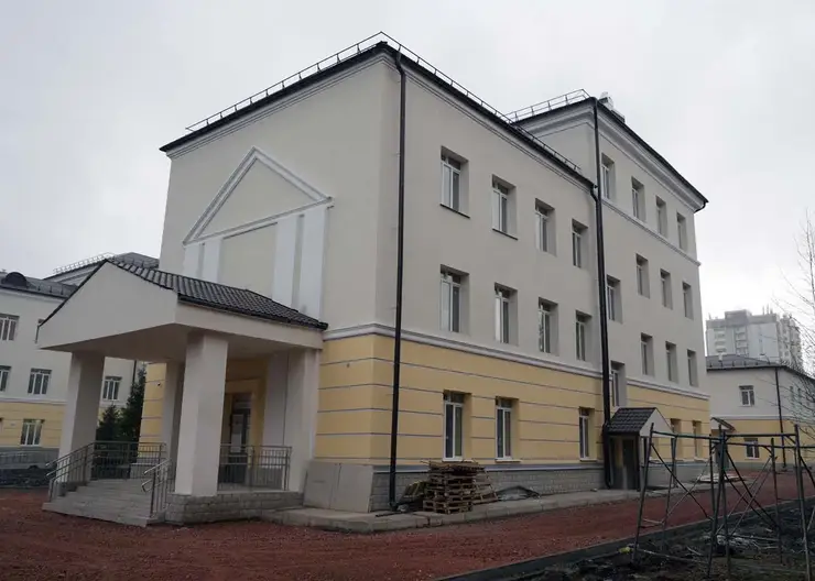 В Красноярске до конца 2023 года планируют отремонтировать две школы
