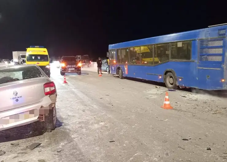 На севере Красноярского края произошла смертельная авария с рейсовым автобусом