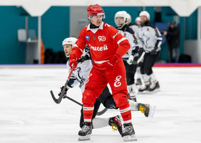 Министра спорта Красноярского края возмутило судейство в хоккейном матче «Енисея» с «Кузбассом»