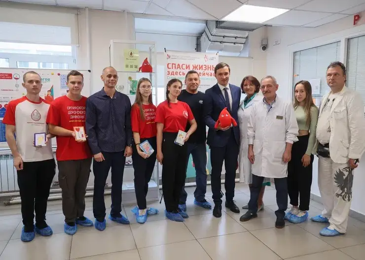 Денис Петровский и красноярские спортсмены вступили в регистр доноров костного мозга