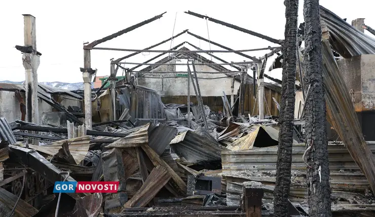 Фотограф показал последствия пожара на улице Ломоносова в Красноярске