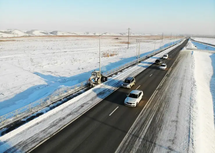 На трассах в Красноярском крае в 2023 году смонтируют более 10 км нового освещения