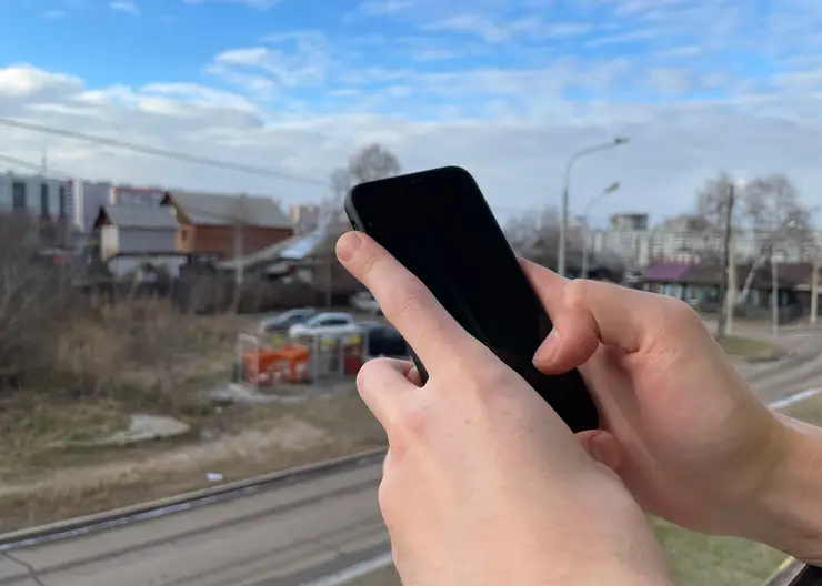 В Красноярском крае мужчина лишился 192 тысяч рублей в попытках разблокировать свой телефон