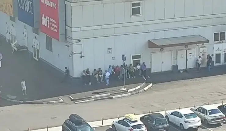 В Красноярске эвакуировали посетителей ТРЦ «Июнь»