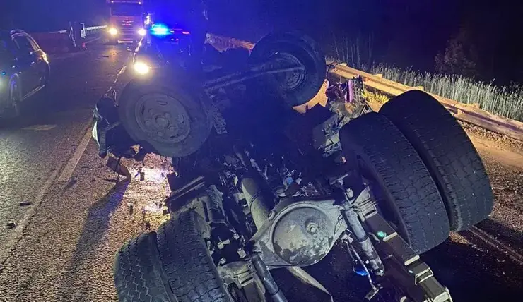 Под Красноярском в аварии с тремя машинами погибли три человека
