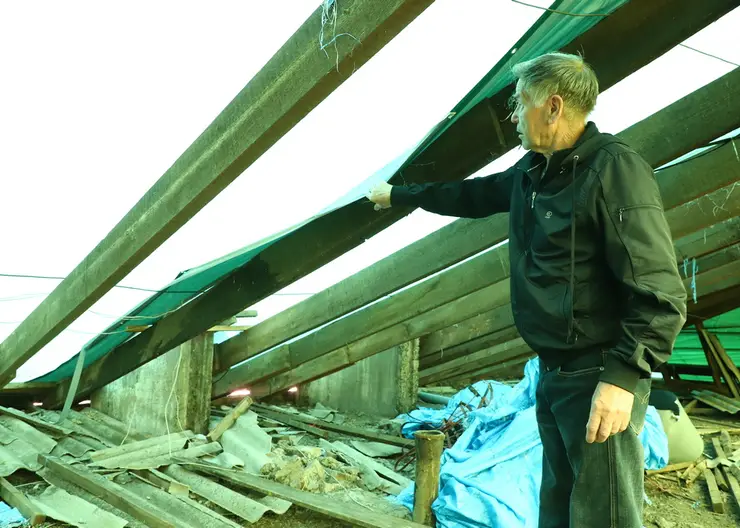 На оставшихся без крыш 11 красноярских домах поменяют подрядчика (видео)
