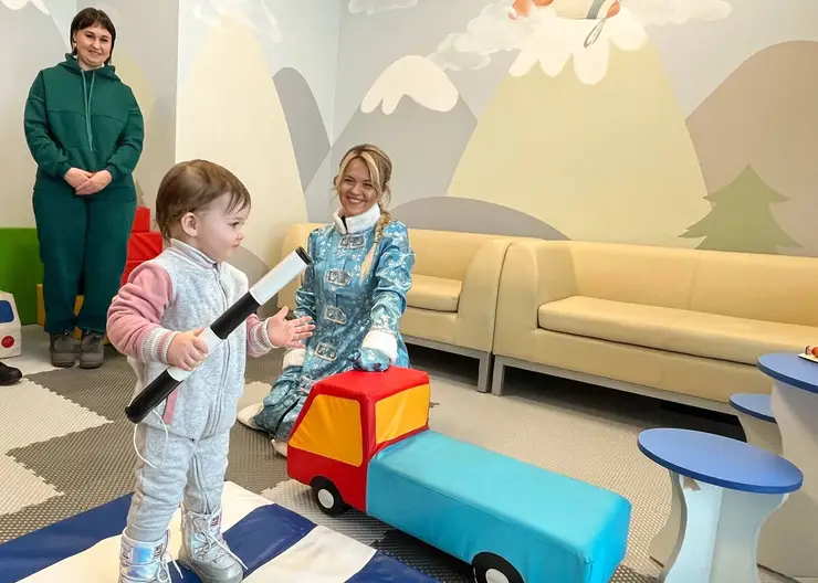 Для пассажиров аэропорта Красноярск обновили комнату матери и ребенка