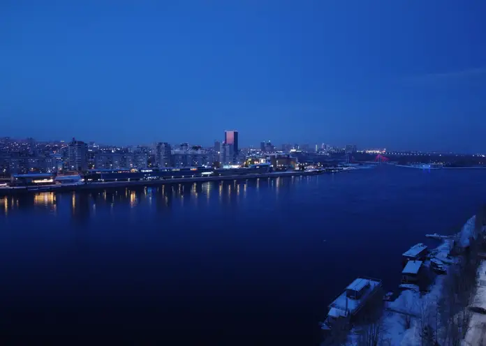 В Красноярске из-за подрядчика не могут включить подсветку домов на Дубровинского