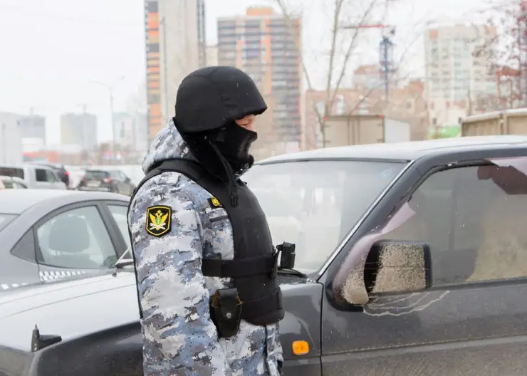 Житель Красноярска накопил штрафов на 75 тысяч рублей и чуть не лишился BMW