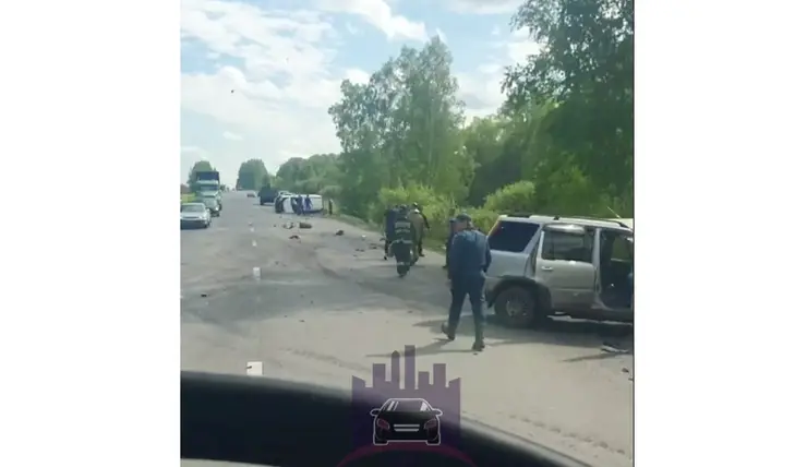 Под Красноярском в лобовом ДТП пострадали 4 человека
