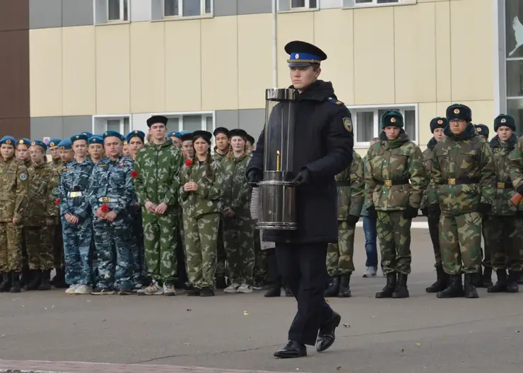 Лампада с частицей Вечного огня прибыла в Октябрьский район Красноярска