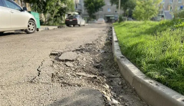 В Советском районе Красноярска продолжается благоустройство дворов