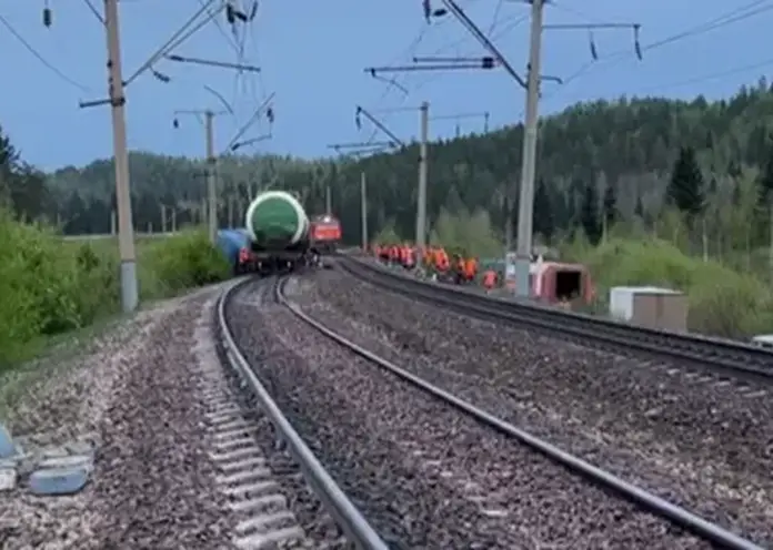 Под Красноярском восстановили движение по одному из железнодорожных путей