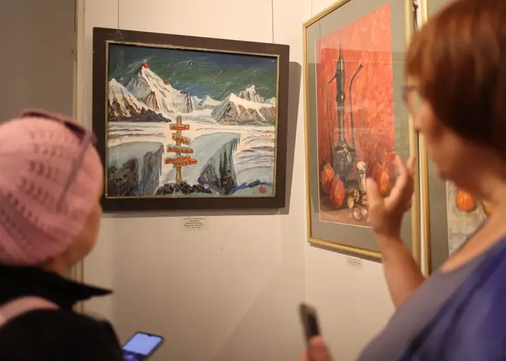 В Красноярске в музее Б. Я. Ряузова открылась выставка художника и альпиниста Виталия Янова