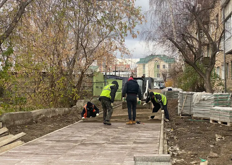 В Ленинском районе Красноярска в 2024 году отремонтируют 10 междворовых проездов