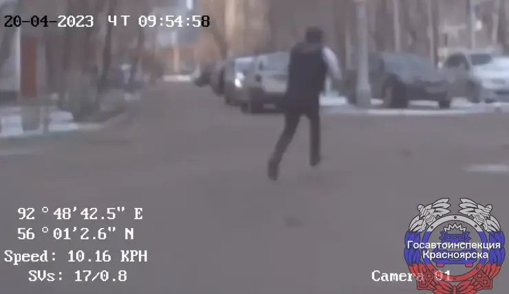 В Красноярске водитель-бесправник устроил погоню с полицейскими в центре города