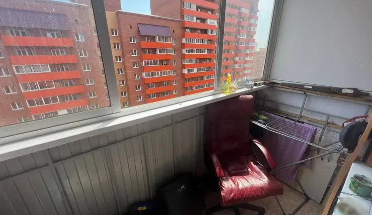 Жительницу Красноярска осудят за падение 5-летнего ребенка из окна 8-го этажа