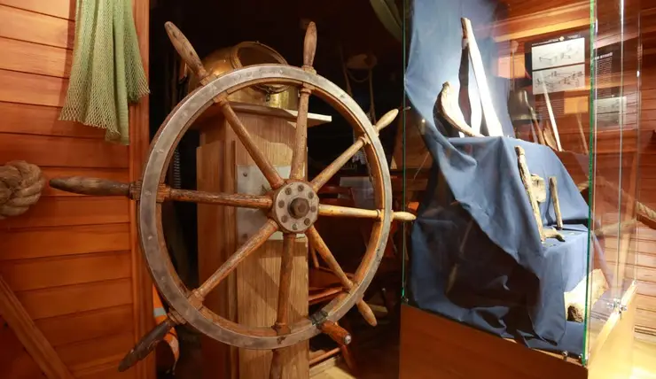 В Красноярске на пароходе-музее «Святитель Николай» представлена экспозиция по истории освоения Арктики