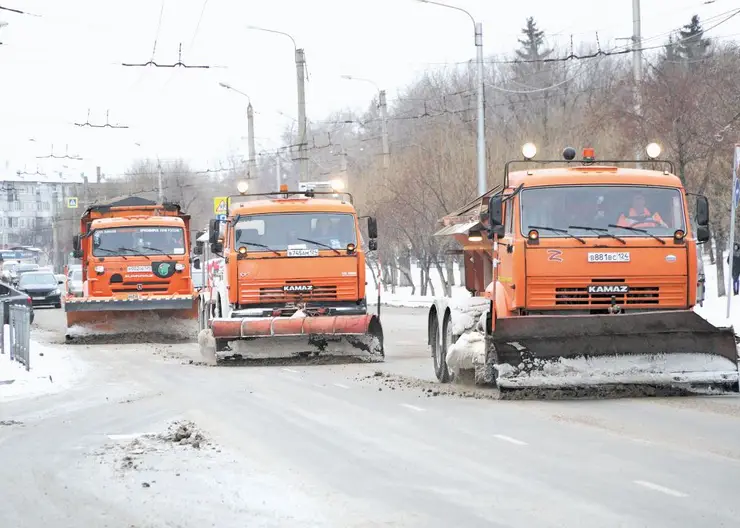 С улиц Красноярска за прошедшую ночь вывезли больше 1000 КАМАЗов снега