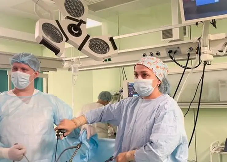 Красноярские врачи спасли матку 33-летней пациентки с огромной миомой