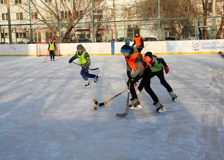 В 17 дворах Красноярска пройдут бесплатные мастер-классы по катанию на коньках