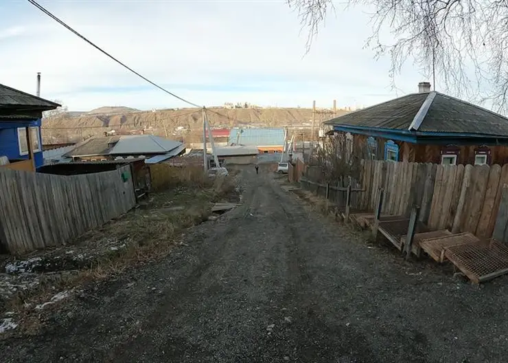 В Свердловском районе Красноярска обустроят новую лестницу на склоне
