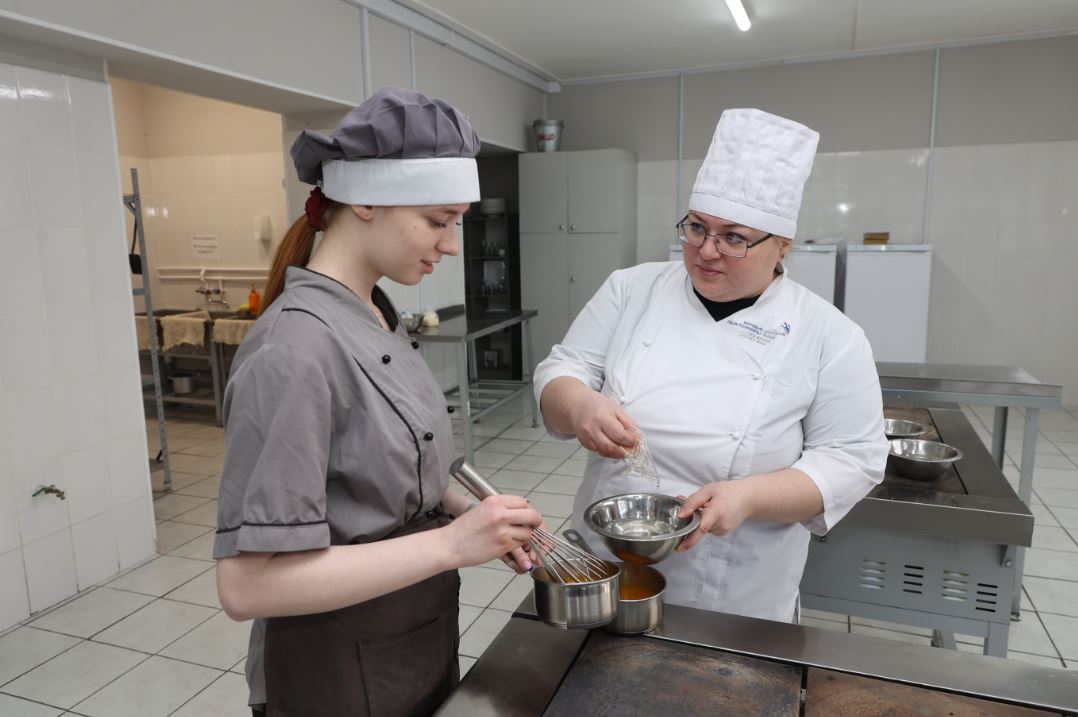 Владикавказские школьники провели «день с поваром»