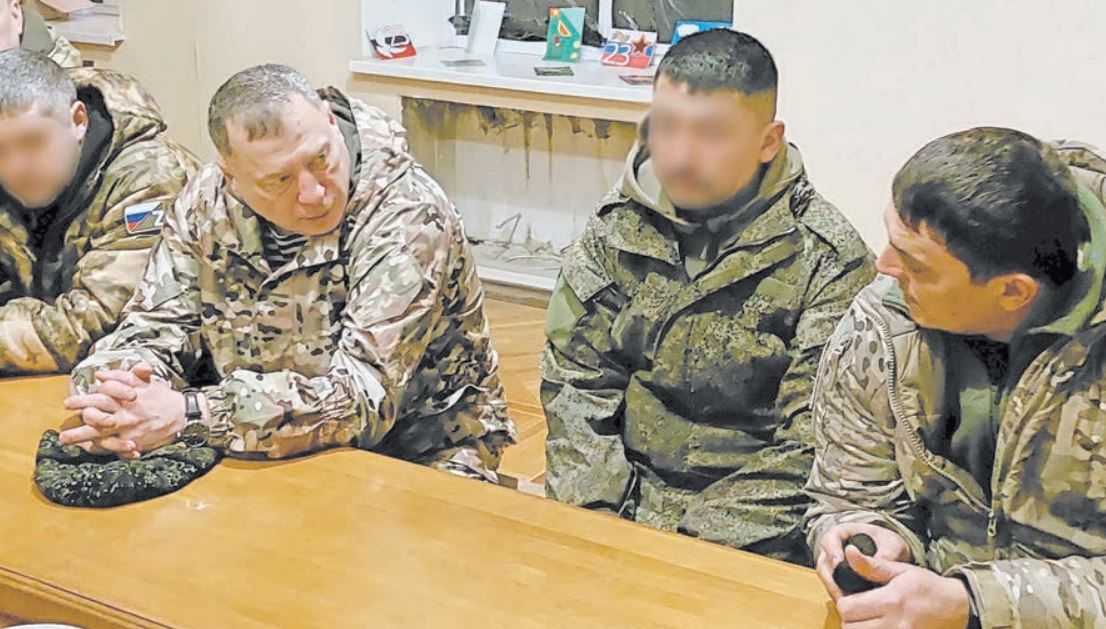 Юрий Швыткин на встрече с бойцами красноярского ОМОНа.