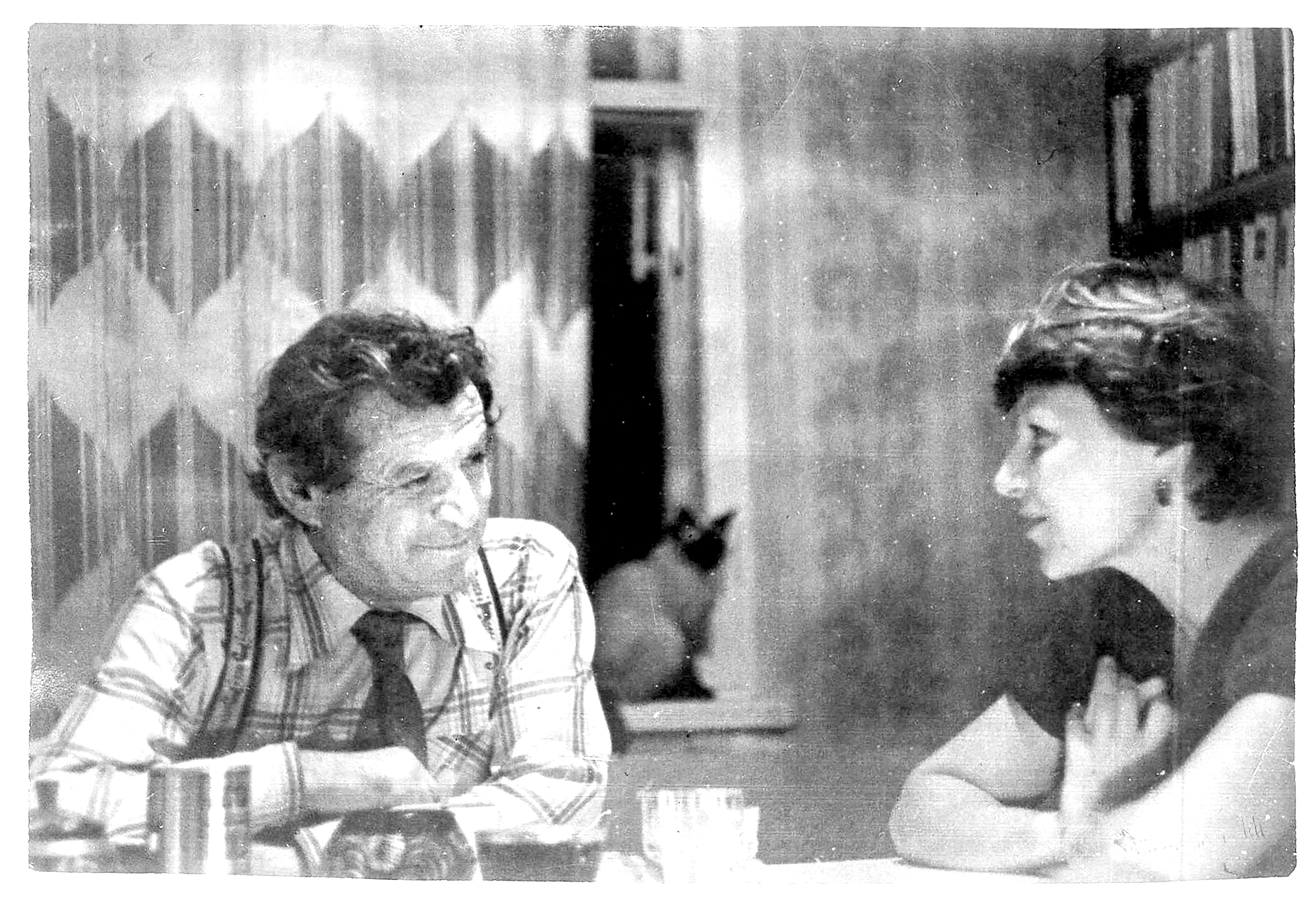 Яков Ша был директором школы № 10 с 1972 по 1987 год. На фото — Яков Моисеевич в гостях у Татьяны Казановой.