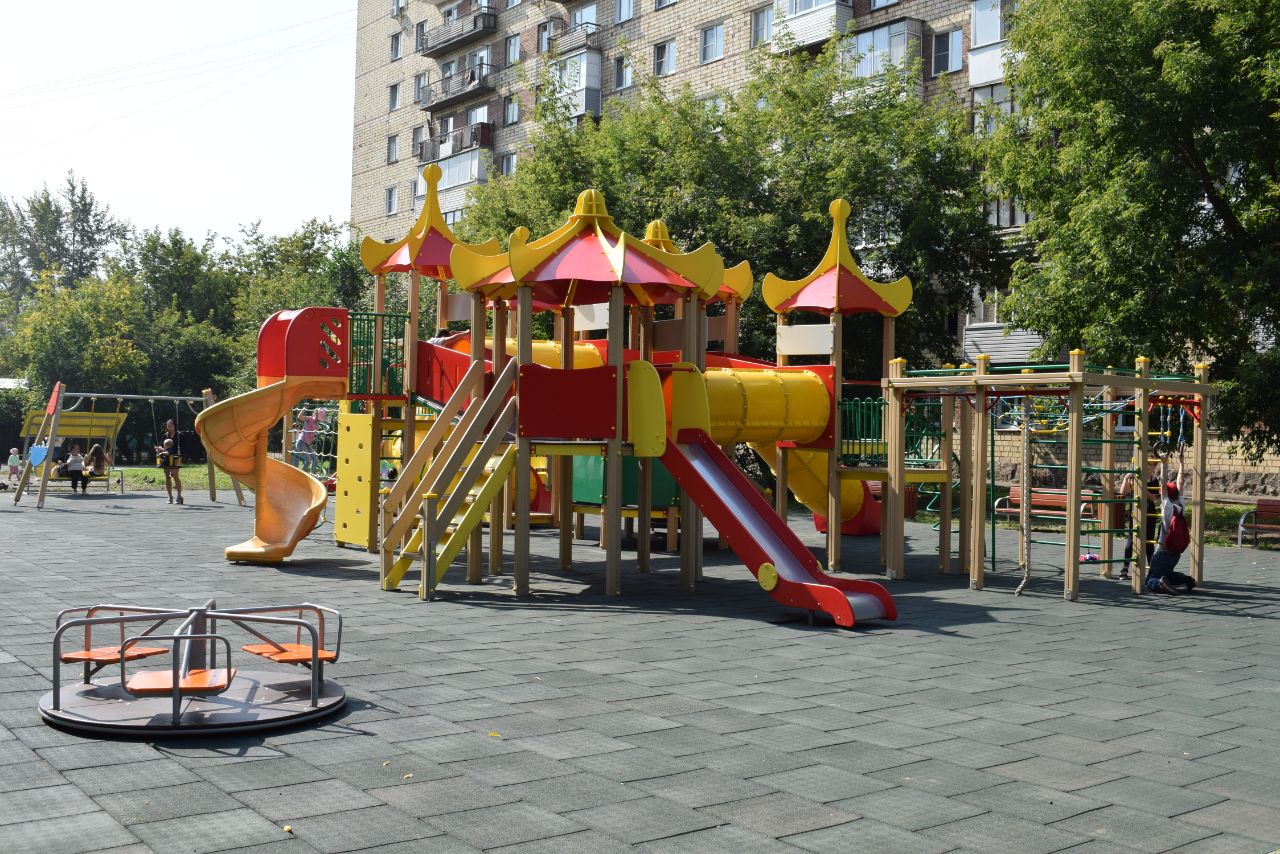Новая детская площадка в Красноярске