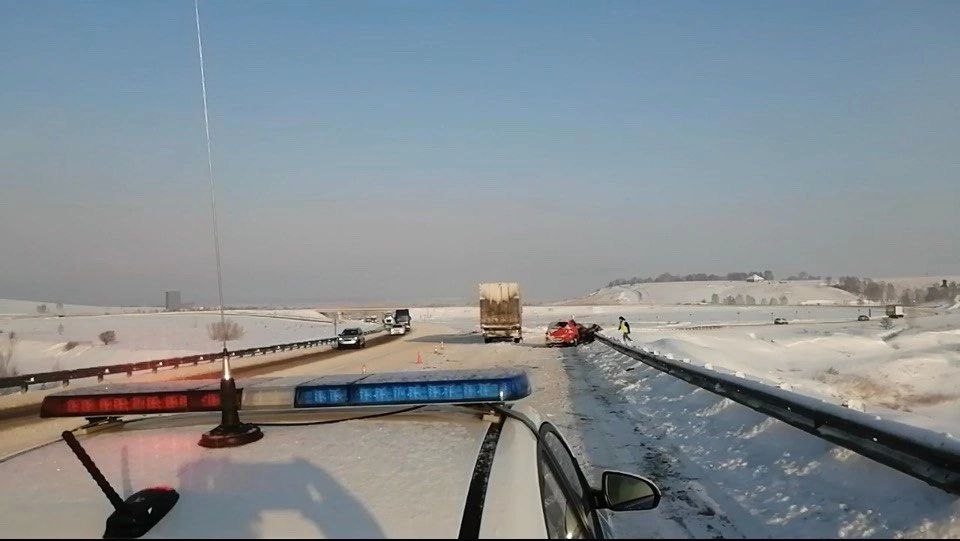 Под Красноярском в районе Кускуна из-за непогоды закрыли движение для транспорта
