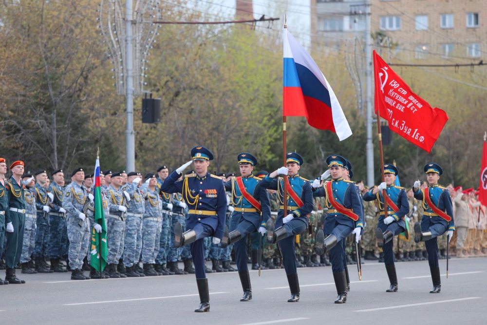 Парад в красноярске фото