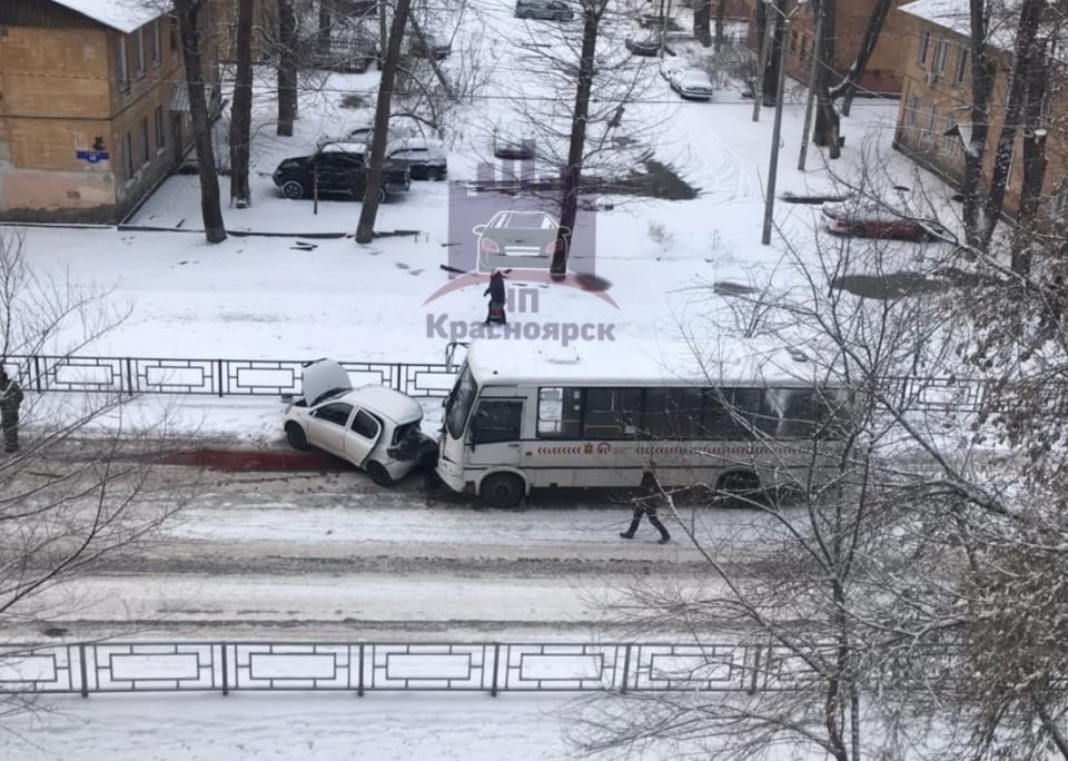 В Красноярске в аварии на Кутузова пострадал 4-летний мальчик